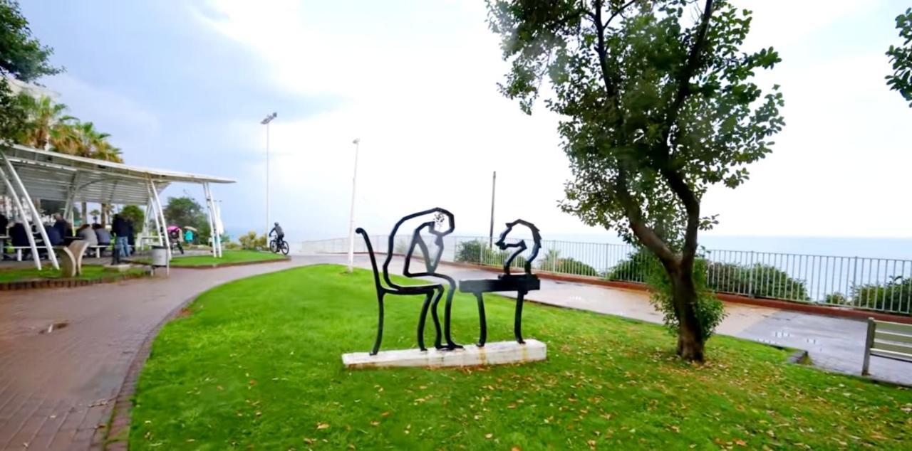 Beachfront Studio Apartment Bat Yam 412 Esterno foto