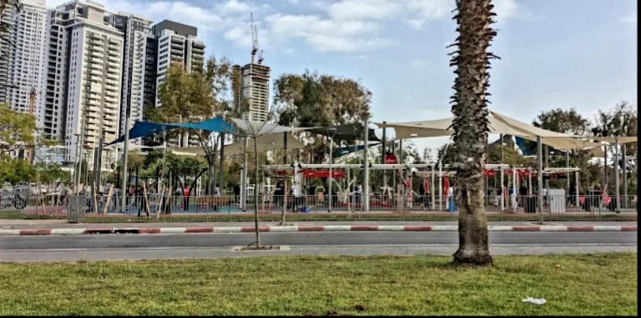 Beachfront Studio Apartment Bat Yam 412 Esterno foto